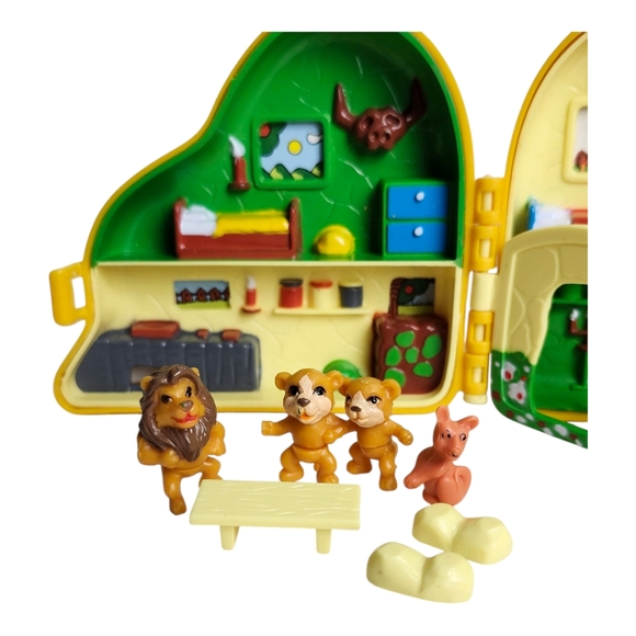 Vintage 1990s Polly Pocket-style playset, resembling a Lion King Den Playset - Picture 12 of 12